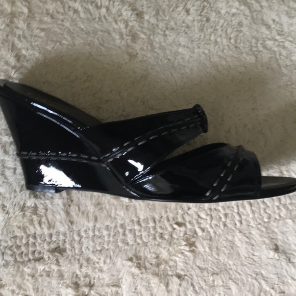 Black patent slides. Cole Haan. Gently worn. - Picture 7 of 7